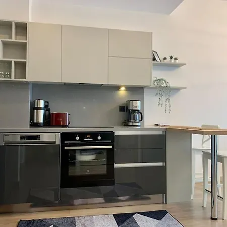 Modern And Equipped דירה